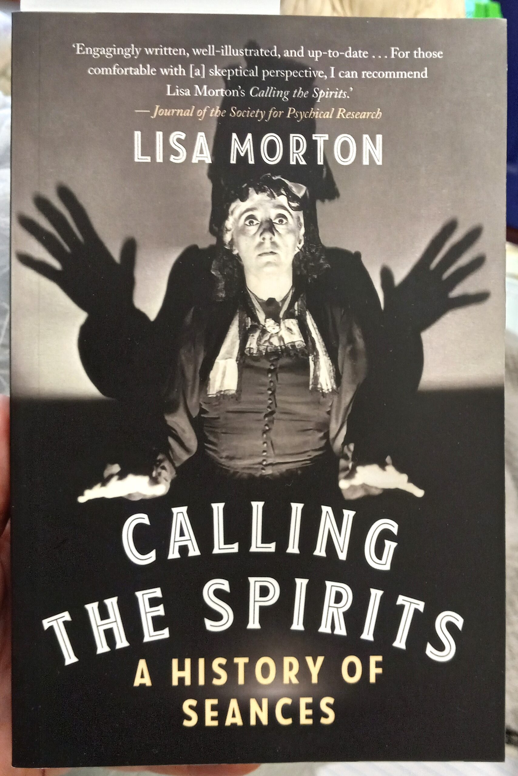 Calling the Spirits A History of Seances front cover
