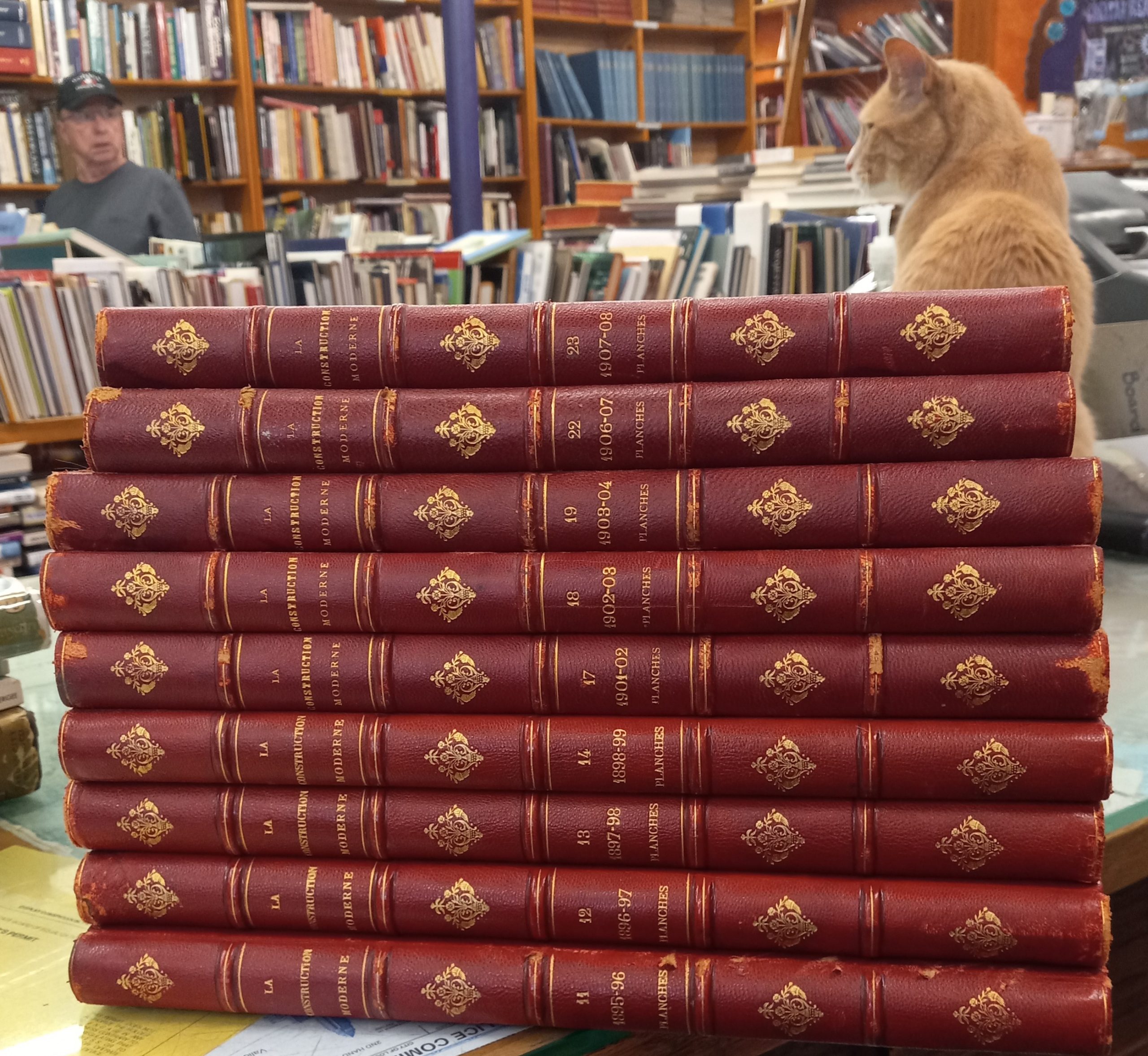 La Construction Moderne spines of 9 volumes
