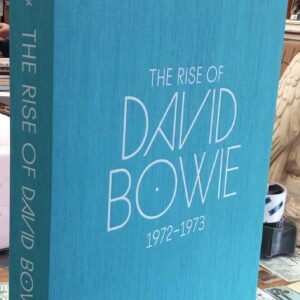The Rise of David Bowie slipcase