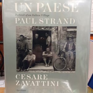 Un Paese jacket front